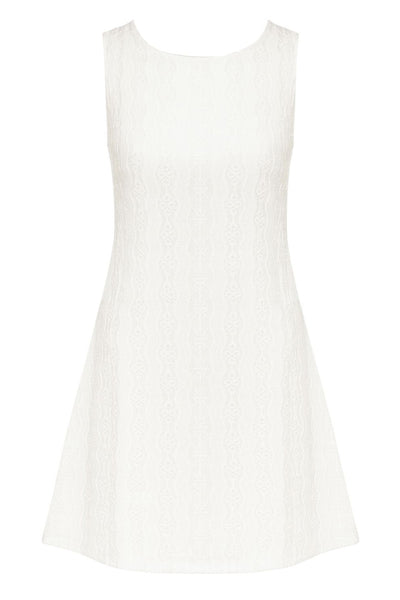 Vestido corto de fit recto, sin mangas, cuello barco y escote en espalda con lazo amarrable posterior. Detalle de textura en tejido.