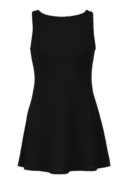 Vestido corto de fit ajustado, sin mangas, cuello barco y escote en espalda con lazo amarrable posterior. Detalle de textura en tejido.